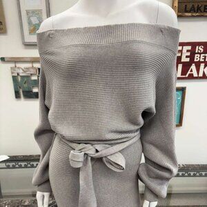 Off‑Shoulder Ribbed Knit Dress with Belt – Excellent Condition
